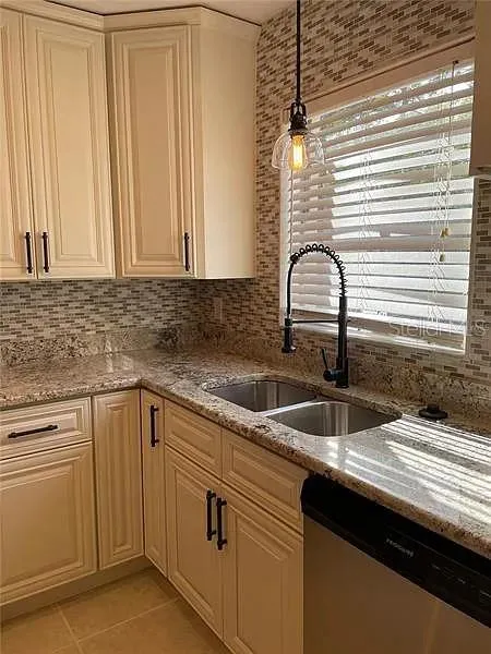 1424 CHESTERFIELD DRIVE Dunedin, FL 34698