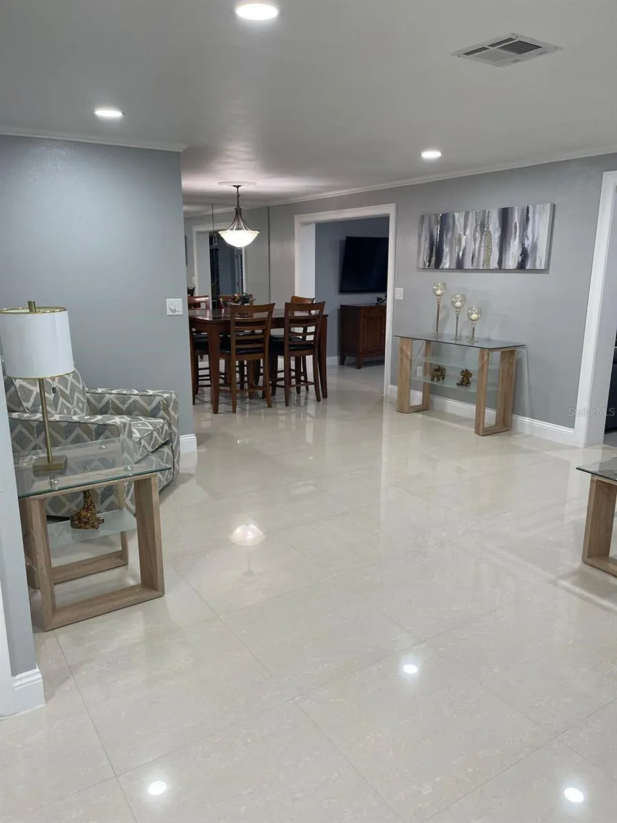 6423 MONTEREY BOULEVARD Tampa, FL 33625
