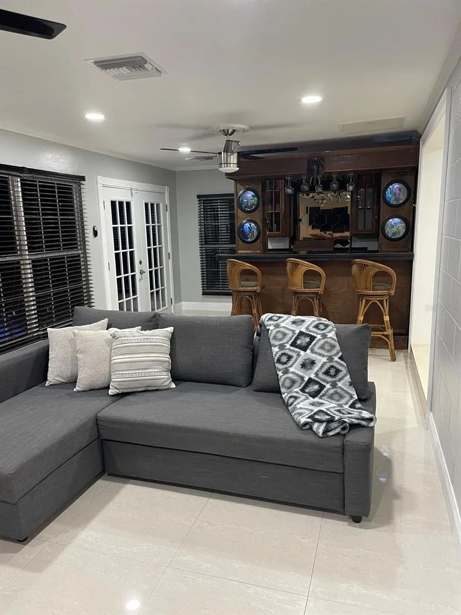 6423 MONTEREY BOULEVARD Tampa, FL 33625