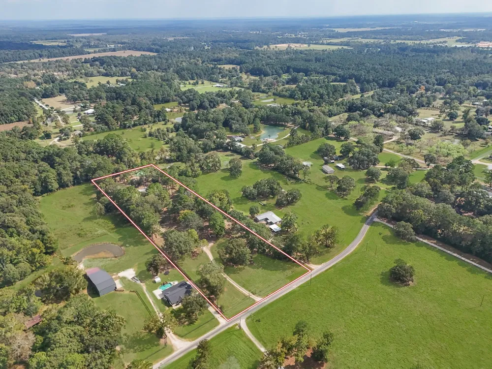 390 County Road 2230 Cleveland, TX 77327