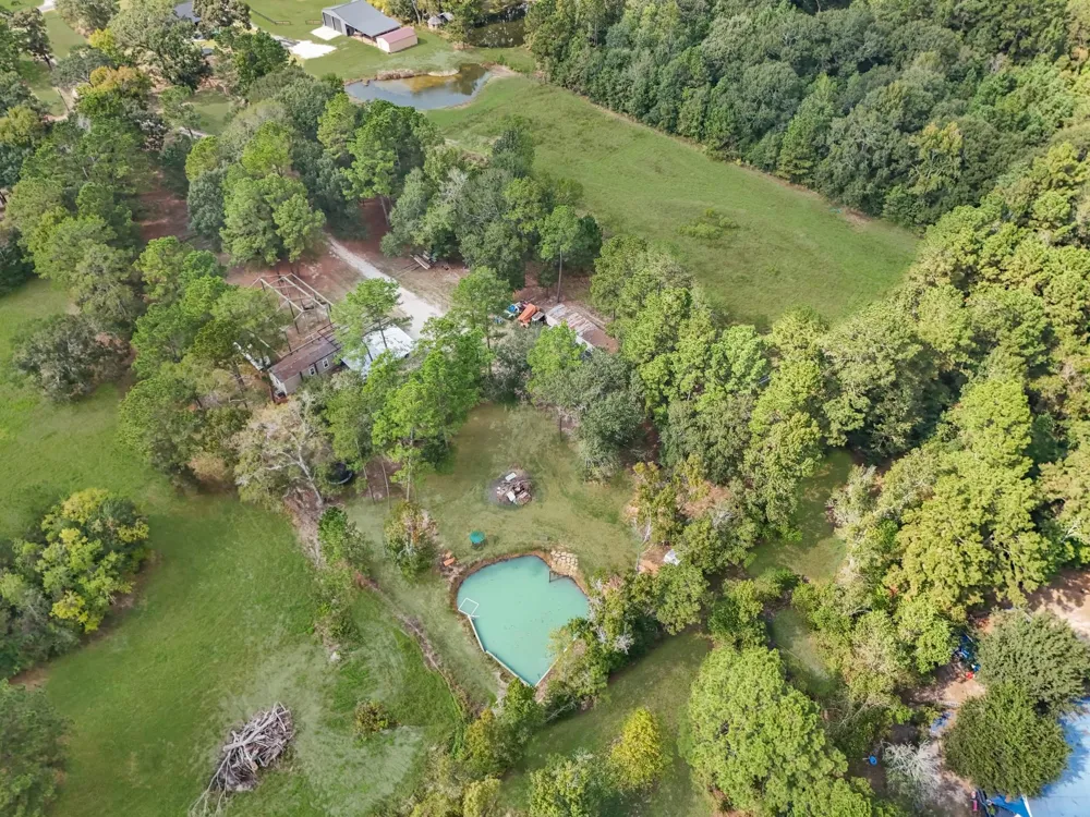 390 County Road 2230 Cleveland, TX 77327