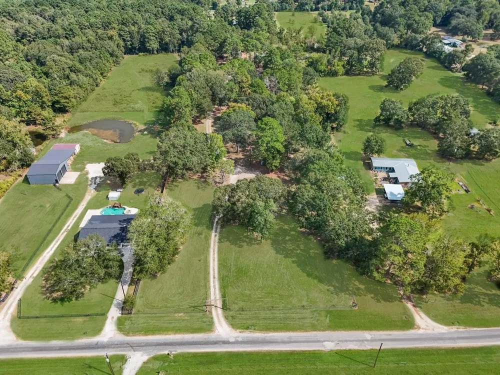 390 County Road 2230 Cleveland, TX 77327
