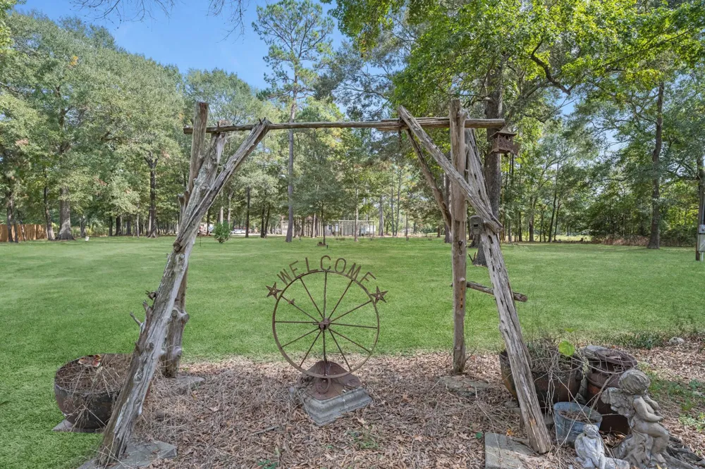 390 County Road 2230 Cleveland, TX 77327