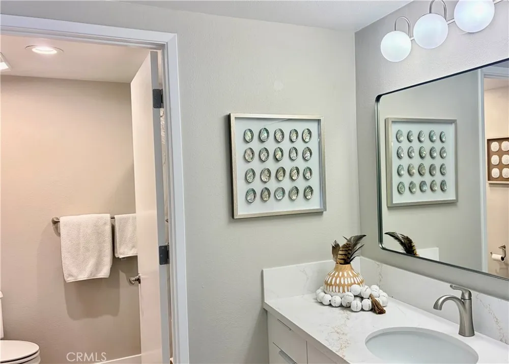 1891 McKinney Way #M15 26C Seal Beach, CA 90740