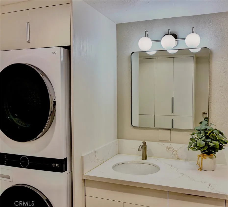 1891 McKinney Way #M15 26C Seal Beach, CA 90740