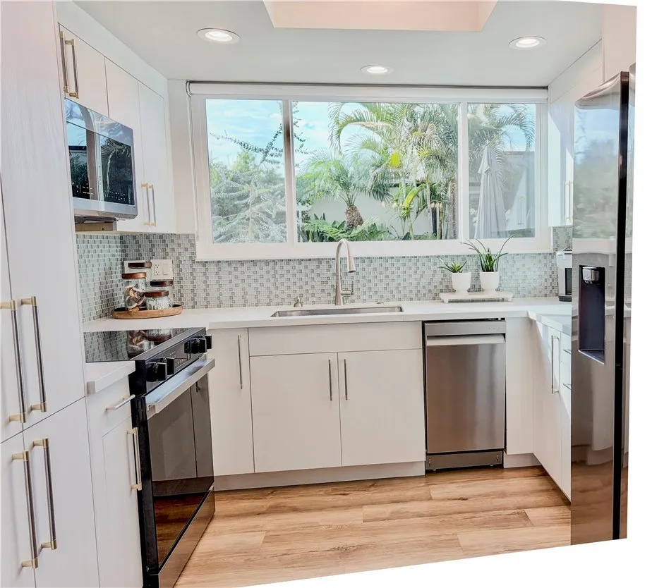 1891 McKinney Way #M15 26C Seal Beach, CA 90740