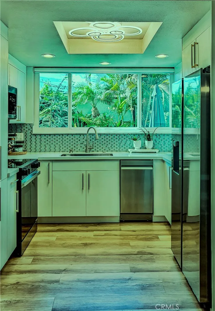 1891 McKinney Way #M15 26C Seal Beach, CA 90740