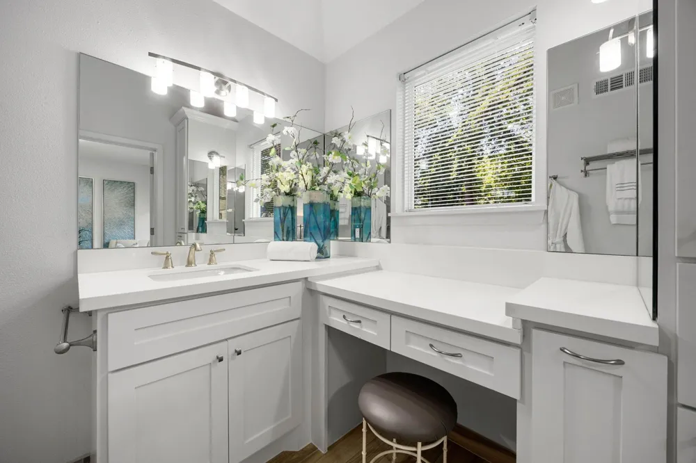 1823 Nocturne Lane Houston, TX 77043