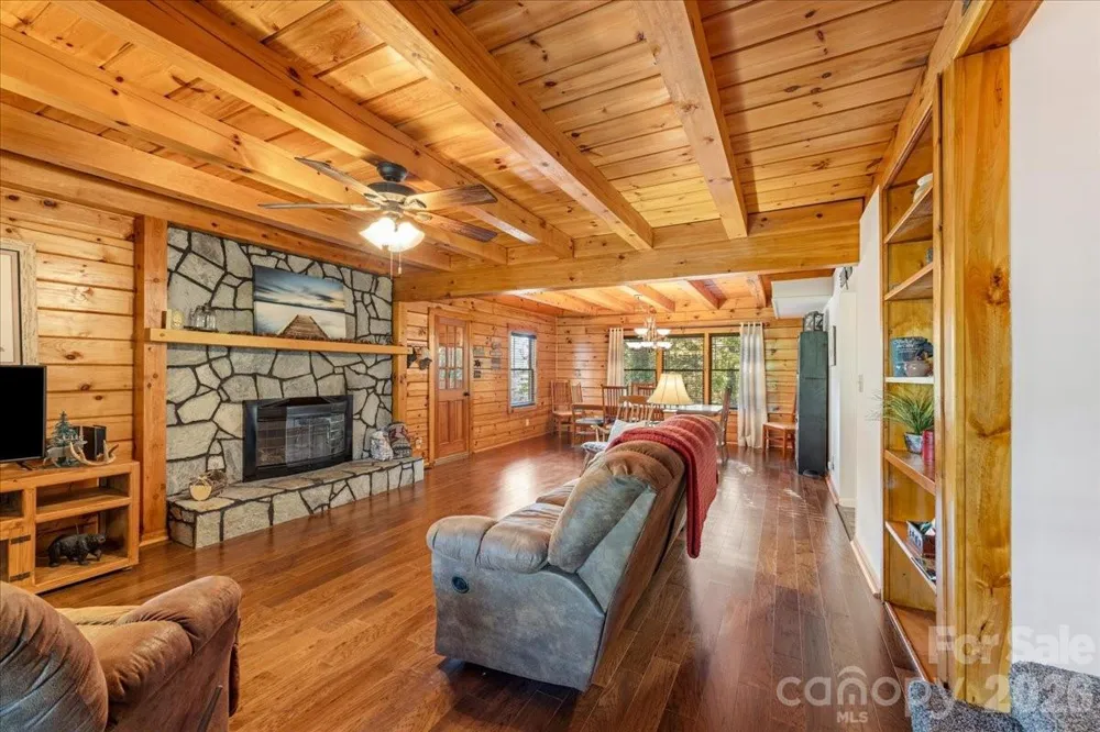 6012 Holiday Shores Avenue Nebo, NC 28761