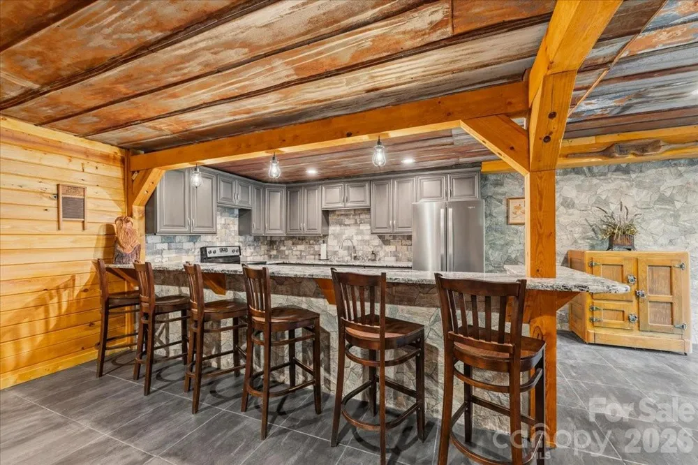 6012 Holiday Shores Avenue Nebo, NC 28761