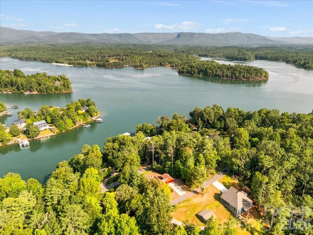 6012 Holiday Shores Avenue Nebo, NC 28761
