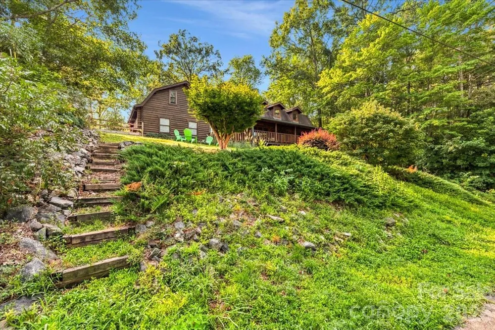 6012 Holiday Shores Avenue Nebo, NC 28761