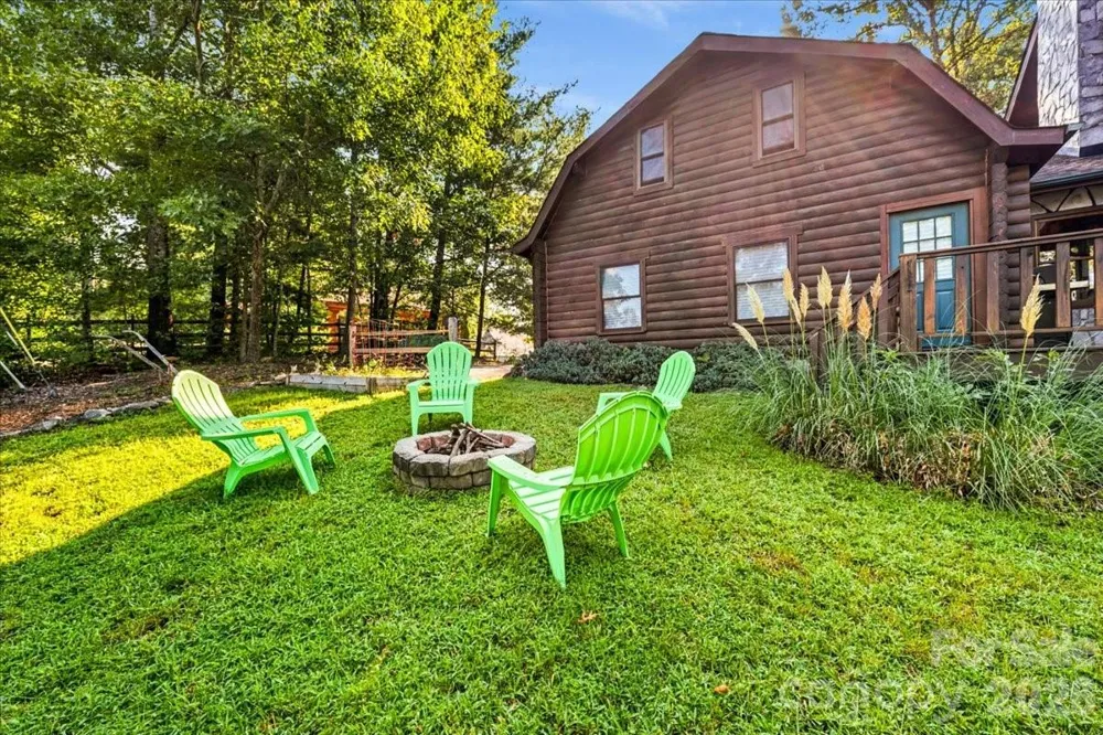 6012 Holiday Shores Avenue Nebo, NC 28761