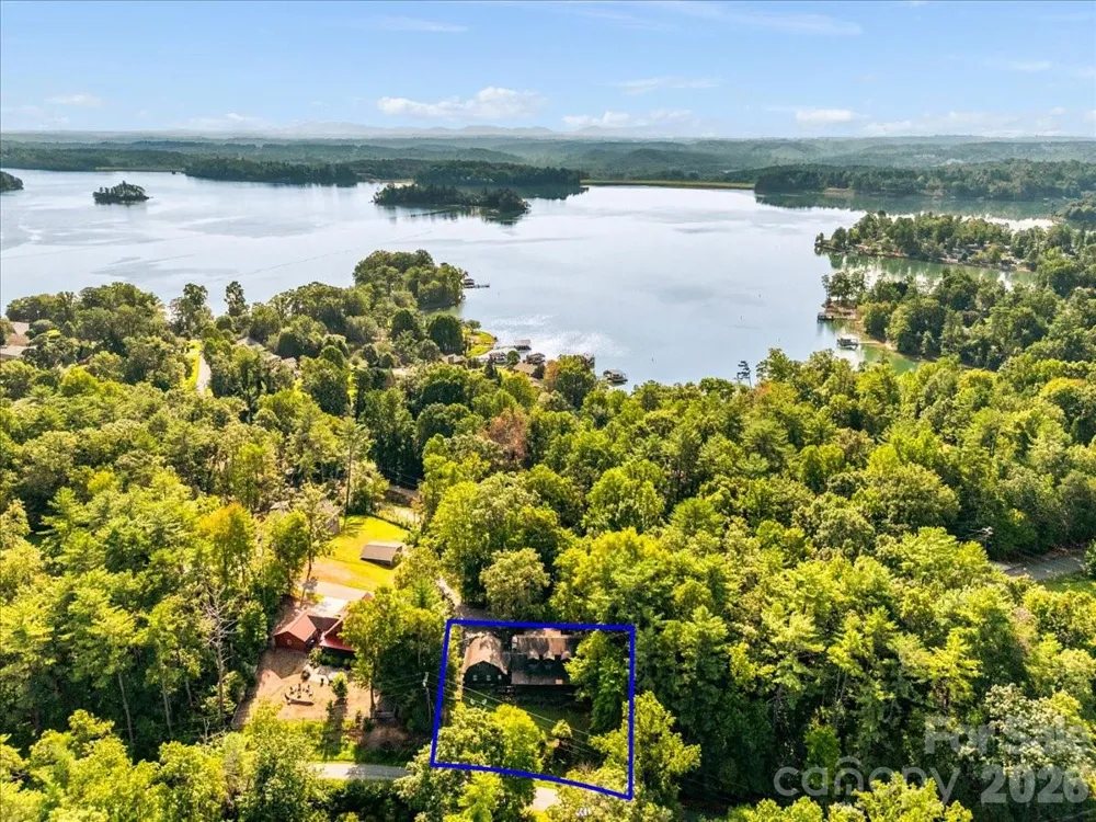 6012 Holiday Shores Avenue Nebo, NC 28761