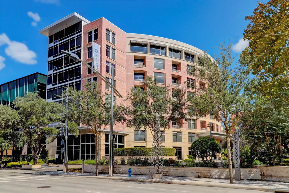1901 Post Oak Boulevard #1211 Houston, TX 77056