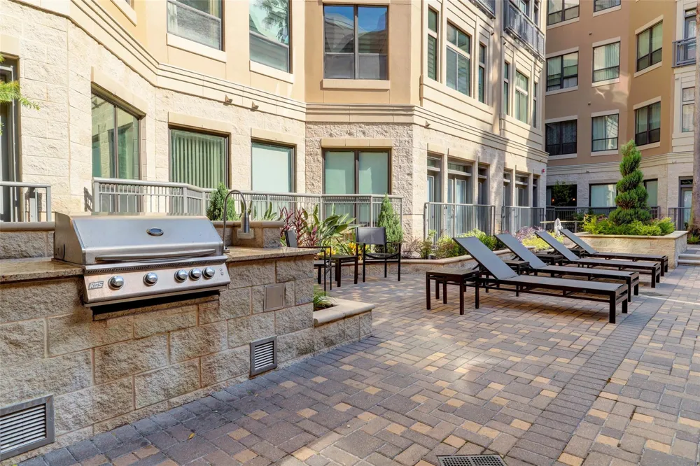 1901 Post Oak Boulevard #1211 Houston, TX 77056