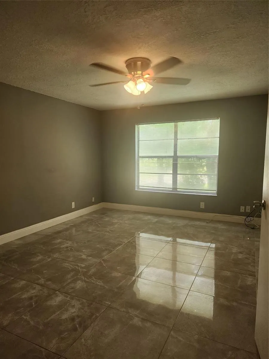 8205 NW 61st Street NW #B202 Tamarac, FL 33321