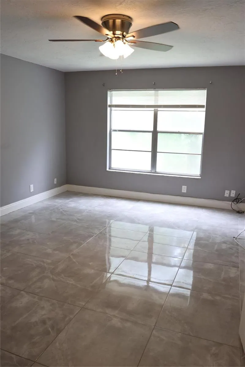 8205 NW 61st Street NW #B202 Tamarac, FL 33321