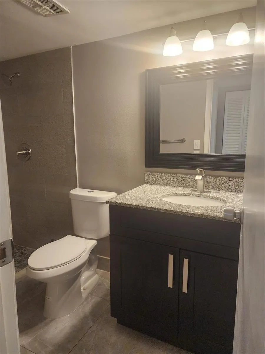 8205 NW 61st Street NW #B202 Tamarac, FL 33321