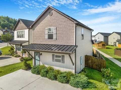 738 Cardwell Lane