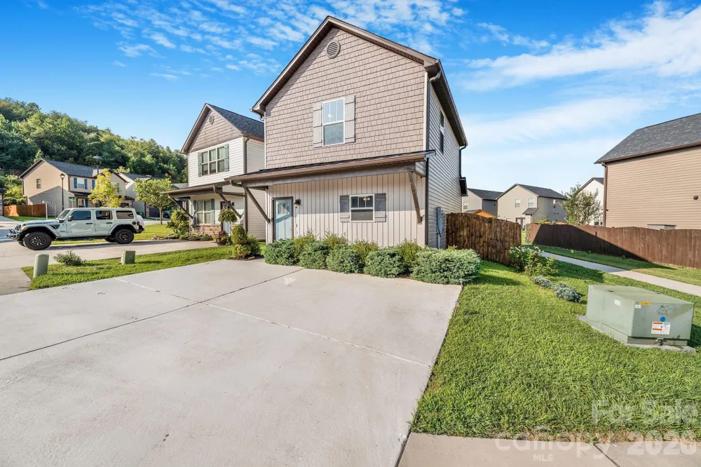 738 Cardwell Lane Fletcher, NC 28732