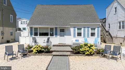 21 W SAILBOAT LANE