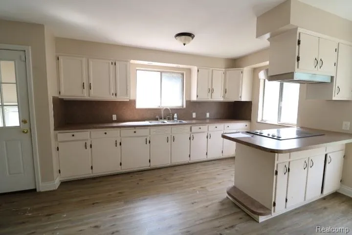 1609 E Court Street Flint City, MI 48503