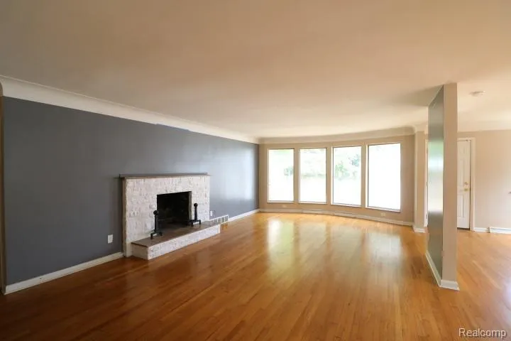 1609 E Court Street Flint City, MI 48503
