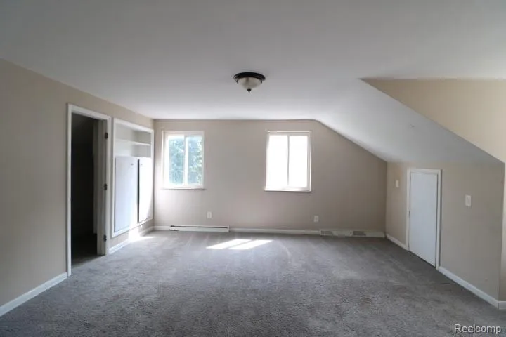 1609 E Court Street Flint City, MI 48503