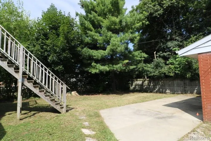 1609 E Court Street Flint City, MI 48503