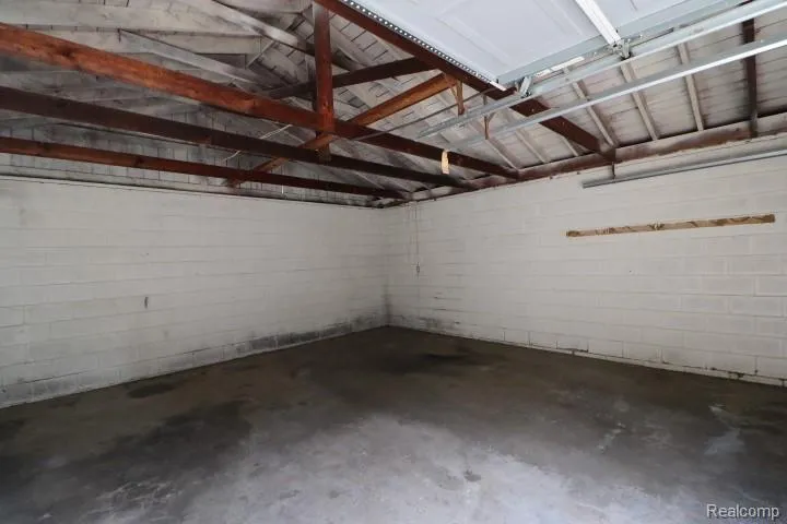1609 E Court Street Flint City, MI 48503