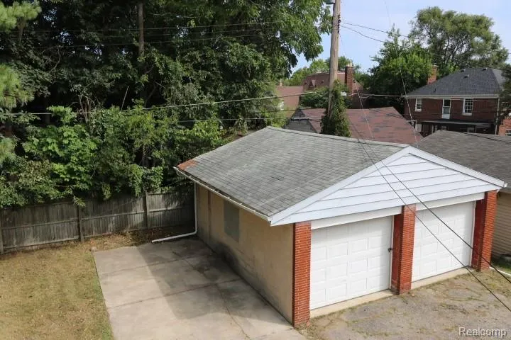 1609 E Court Street Flint City, MI 48503