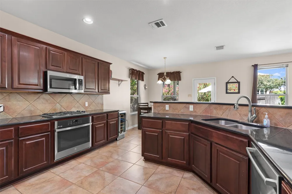 310 Nick Price Cove Round Rock, TX 78664