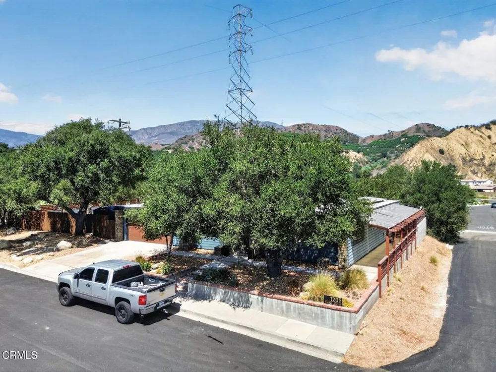 1205 Grant Line Street Santa Paula, CA 93060