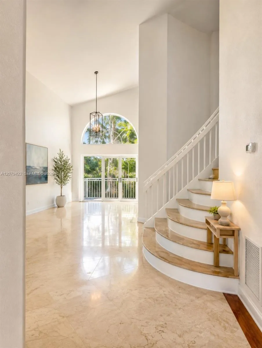 10916 NW 58th Ter Doral, FL 33178