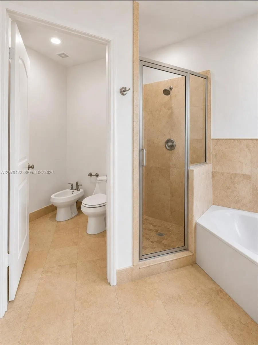 10916 NW 58th Ter Doral, FL 33178