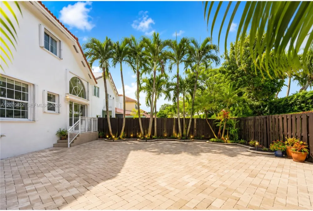10916 NW 58th Ter Doral, FL 33178
