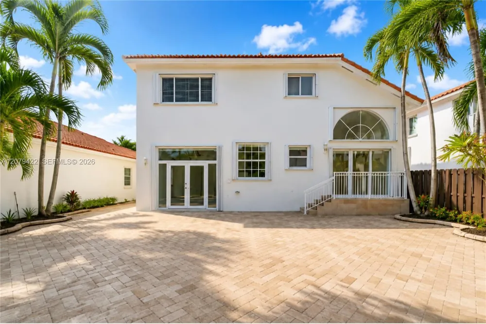10916 NW 58th Ter Doral, FL 33178