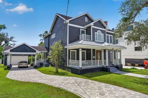 208 W ROSS AVENUE