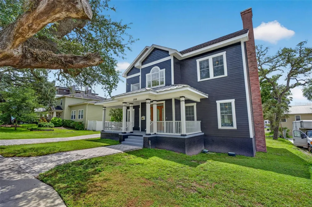 208 W ROSS AVENUE Tampa, FL 33602