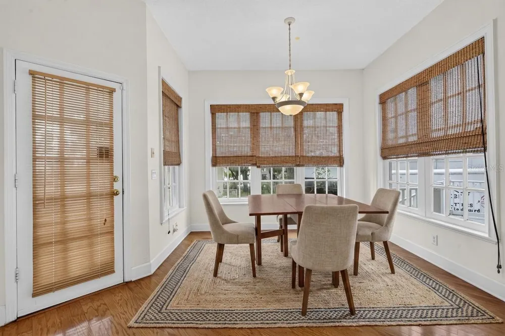208 W ROSS AVENUE Tampa, FL 33602