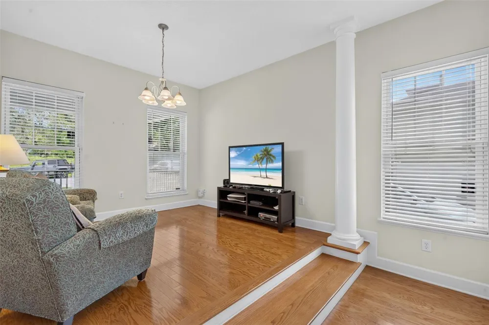 208 W ROSS AVENUE Tampa, FL 33602