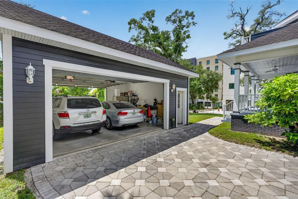 208 W ROSS AVENUE Tampa, FL 33602