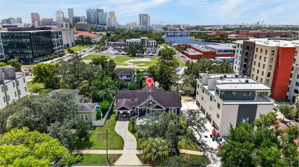 208 W ROSS AVENUE Tampa, FL 33602