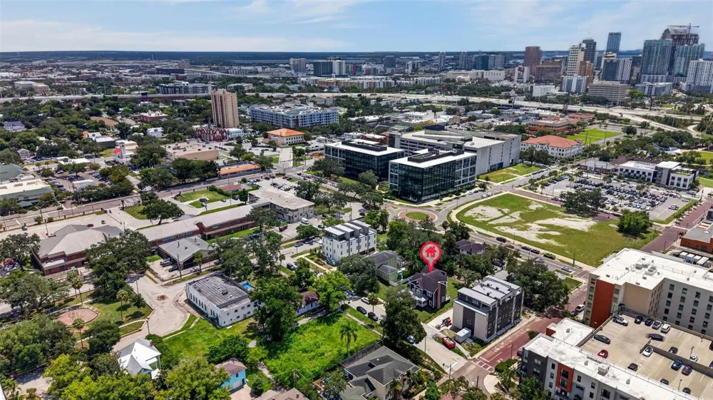 208 W ROSS AVENUE Tampa, FL 33602