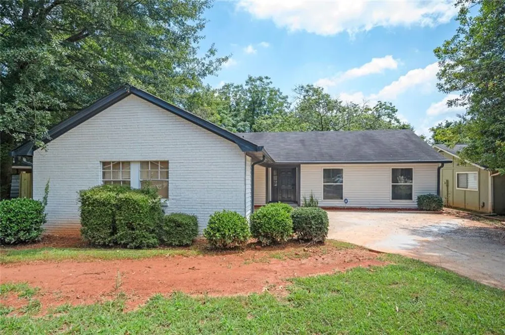 1130 Mannbrook Drive Stone Mountain, GA 30083