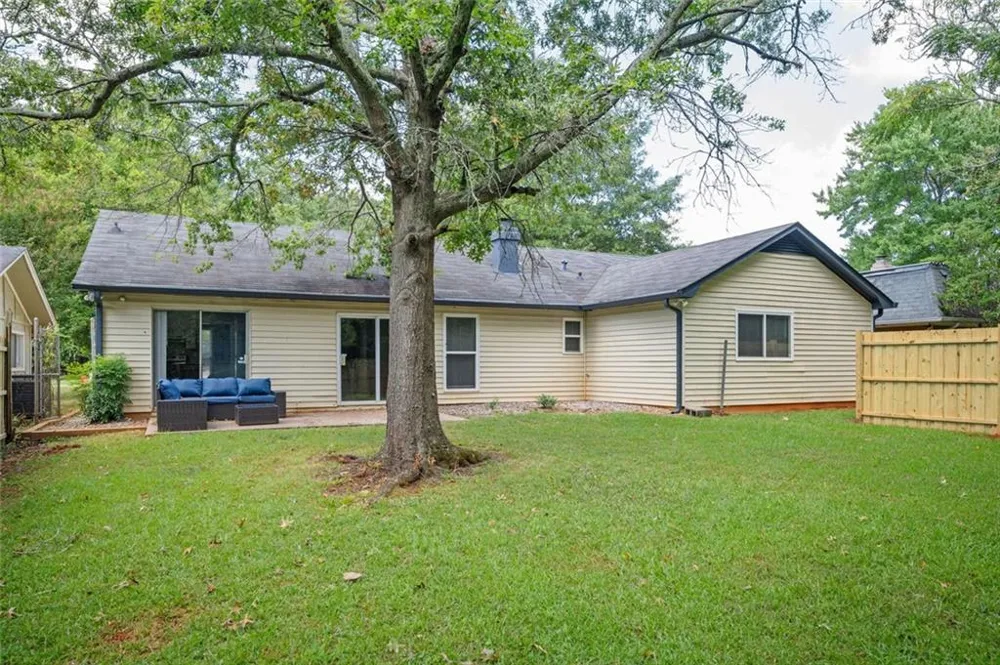 1130 Mannbrook Drive Stone Mountain, GA 30083