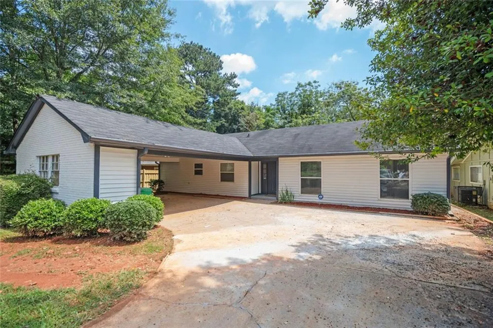 1130 Mannbrook Drive Stone Mountain, GA 30083