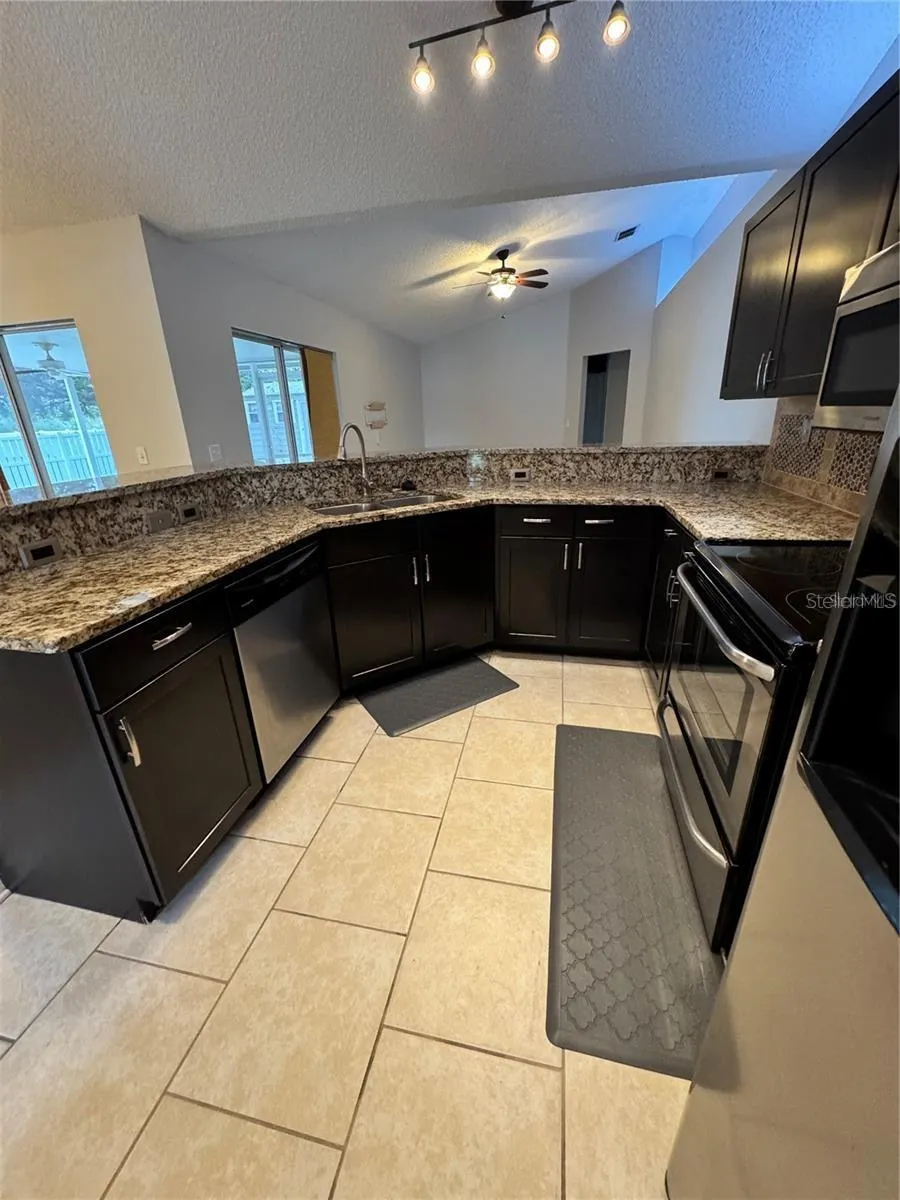 36 FIRETHORN LANE Palm Coast, FL 32137