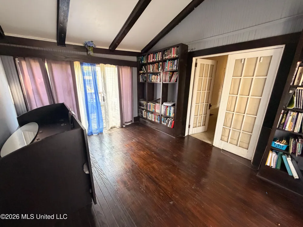 29 South Street Grenada, MS 38901